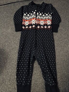 Hanna Andersson Fair isle One-Piece Footie Black White and Red 3-6 Months